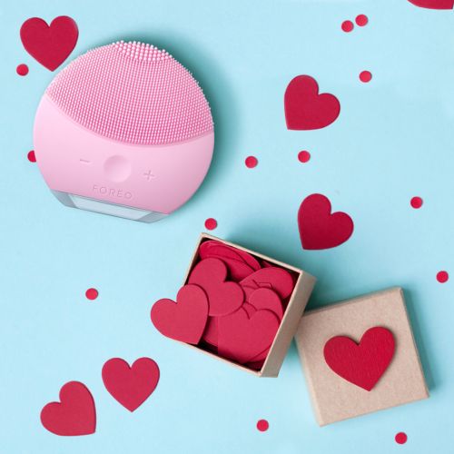 03 FOREO Valentine s Day Perfect gift