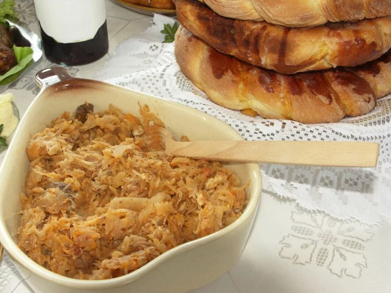 Bigos. Przepis na bigos oraz przepis na bigos dla „leniucha”