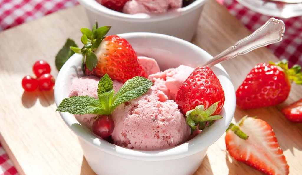 Domowe lody truskawkowe