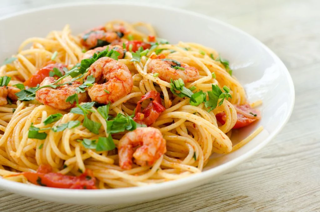 Spaghetti z krewetkami i spaghetti z małżami