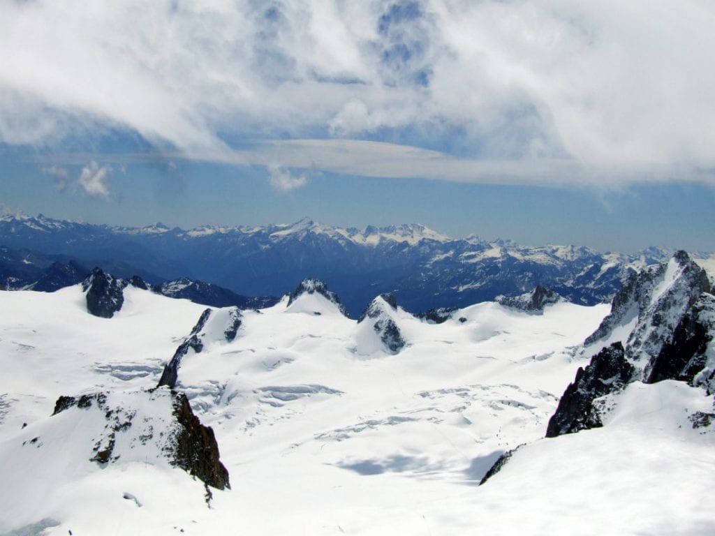 Aiguille du Midi – jak dostać się na 3842-metrowy szczyt bez wysiłku?