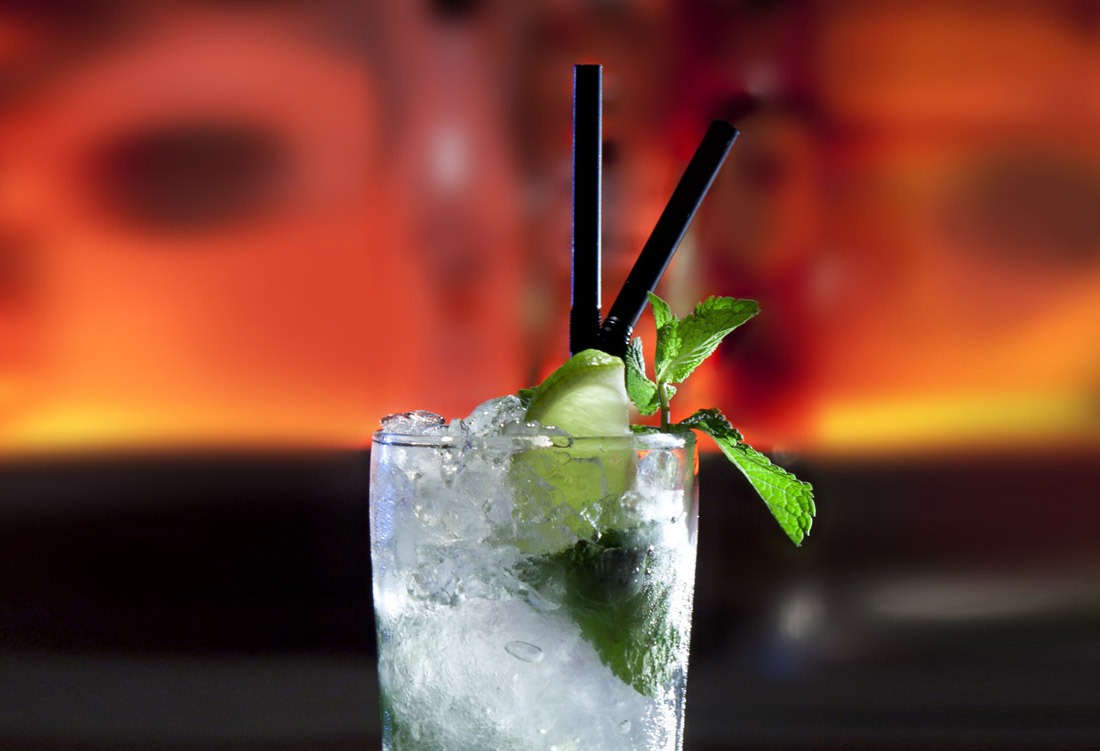 Gin Collins - i inne drinki z ginem - Kobieta Wie Lepiej.pl Gin Collins - i inne drinki z ginem