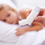 jak sobie radzic z atakiem astmy u dziecka