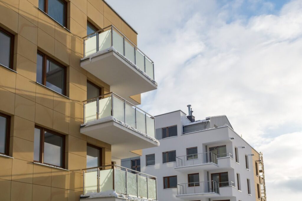 Jak urządzić mały balkon?