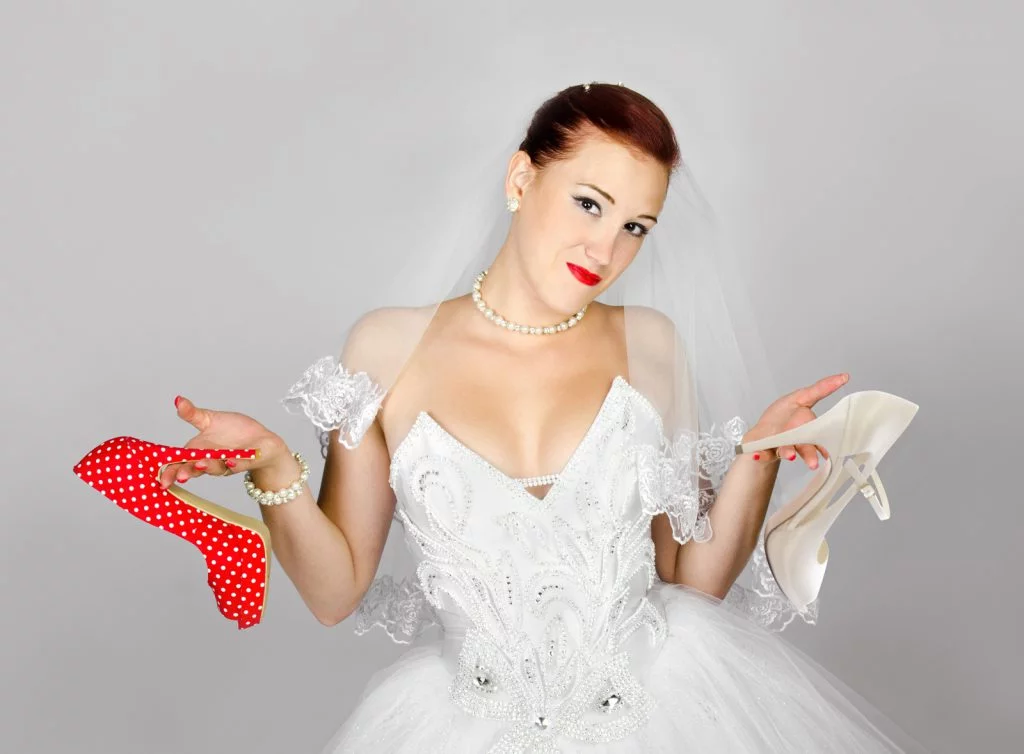 Buty do ślubu – białe, czy kolorowe?