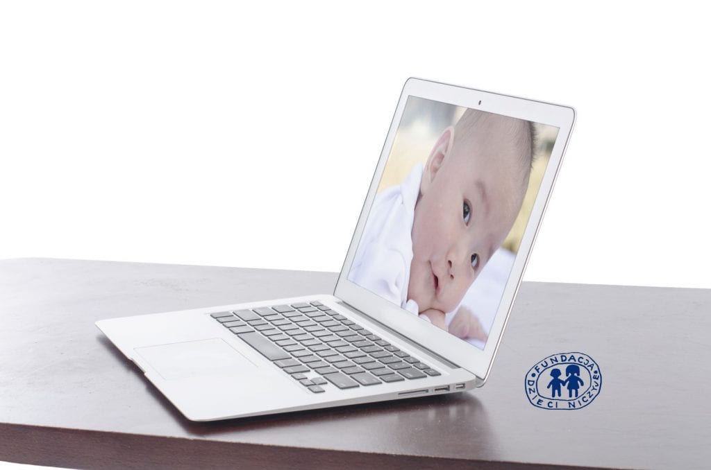 Pomyśl, zanim wrzucisz – czyli kto może zobaczyć zdjęcia Twojego dziecka w internecie?