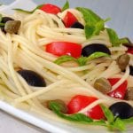spaghetti z oliwkami papryka