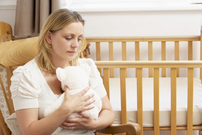 Strata dziecka – jak sobie radzić po poronieniu?