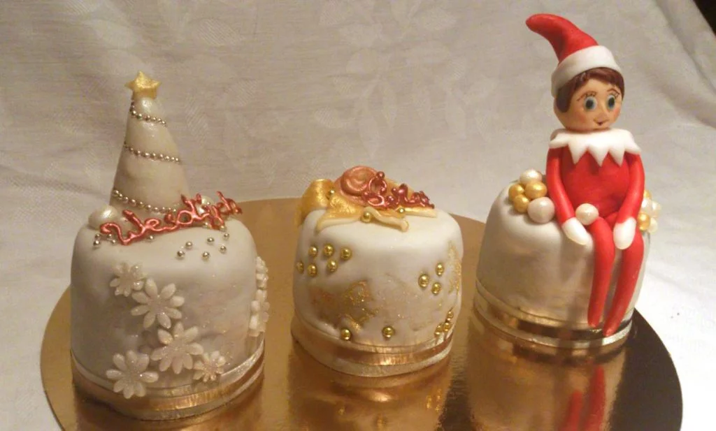 Świąteczny elf z masy cukrowej – zobacz jak go wykonać