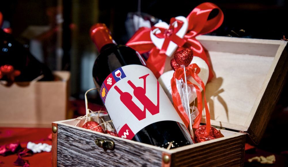 Jak zamienić wino w wyjątkowy prezent?