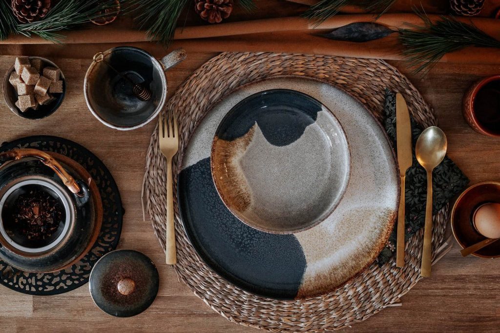 Jak wybrać odpowiedni komplet porcelanowy na stół?