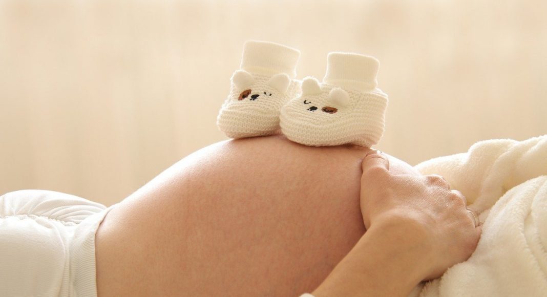 Wysiłkowe nietrzymanie moczu po porodzie – najczęstsze przyczyny i postępowanie