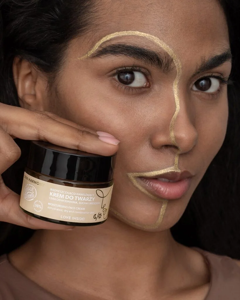 FaceBoom z nową linią rozpieszczających zmysły kosmetyków Skin Harmony