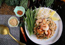 Kuchnia tajska – co sprawia, że tak często sięgamy po jej dania? Odkryj jej fenomen!