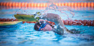 Nauka pływania dla dzieci - jaką szkołę pływania wybrać dla swojej pociechy?