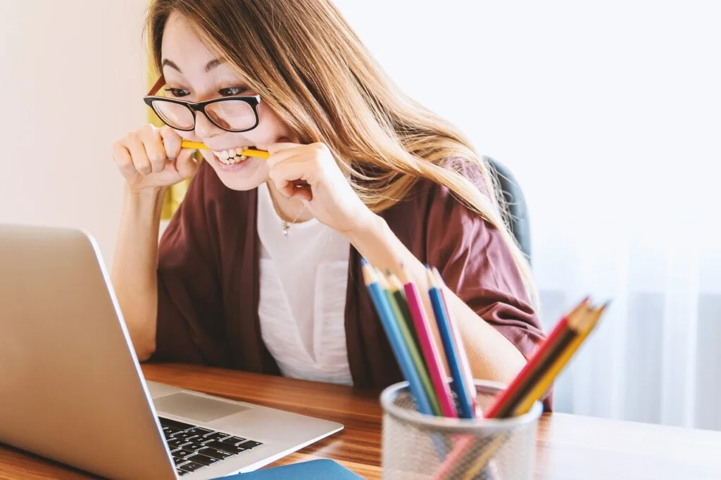 3 biznesowe newslettery, 3 seriale i 3 podcasty, dzięki którym wniesiesz swój Business English na wyższy poziom