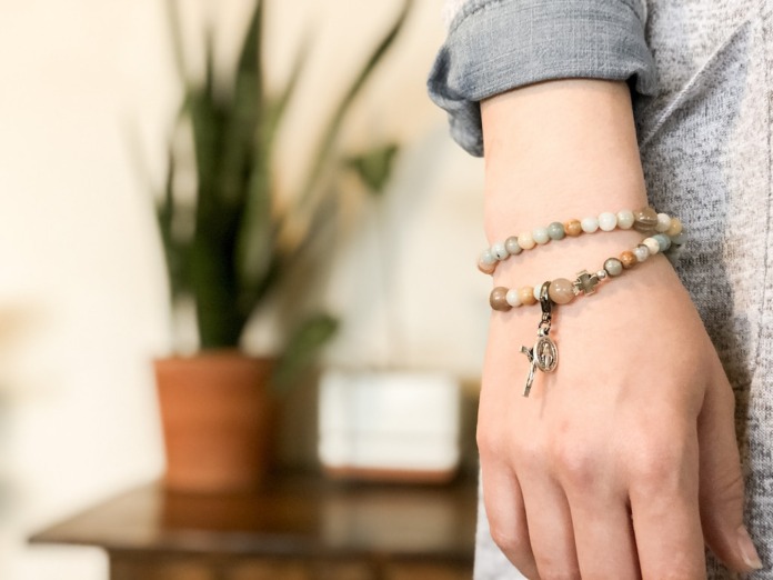 Biżuteria religijna na prezent - 5 propozycji