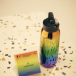 Butelki Rainbow od Waterdrop oraz Conchity Wurst