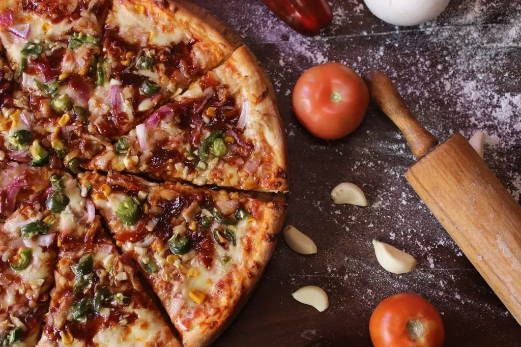 Pieczenie pizzy na profesjonalnym poziomie we własnym domu? To możliwe dzięki kamieniowi do pieczenia pizzy Pastone!