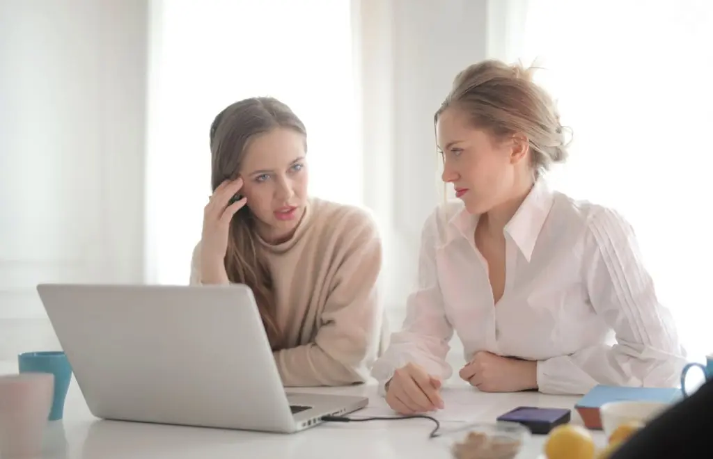 Na co zwrócić uwagę przy wyborze laptopa dla kobiety? - Kobieta Wie Lepiej.pl Na co zwrócić uwagę przy wyborze laptopa dla kobiety?