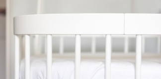 Jak wybrać najlepszy materac do łóżeczka dla dziecka? Podpowiadamy!