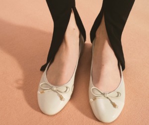 Skórzane damskie buty - dlaczego warto je mieć? Jakie modele są najmodniejsze?