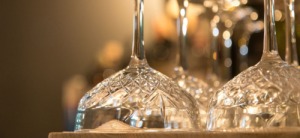 Eleganckie szklanki do drinków - jak podawać alkohol?