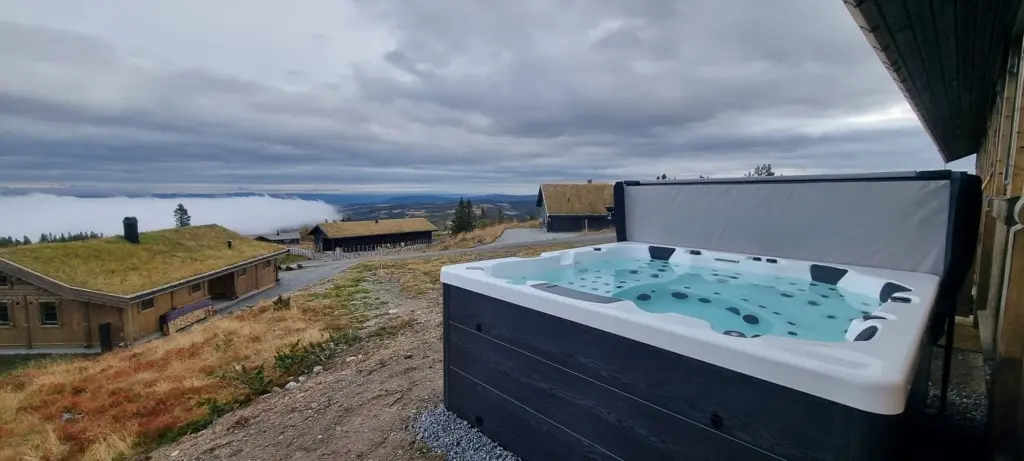 Jacuzzi na jesień i zimę – czy warto zainwestować? - Kobieta Wie Lepiej.pl Jacuzzi na jesień i zimę – czy warto zainwestować?