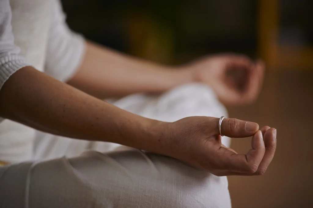 Mindfulness na co dzień – jak zacznąć praktykę uważności?