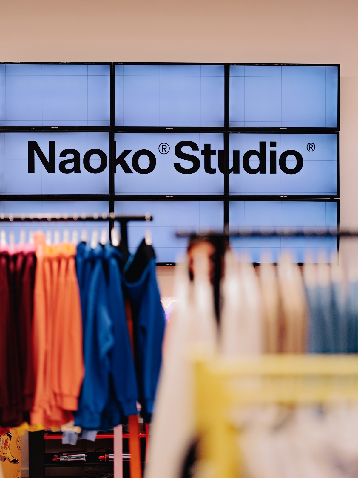 NAOKO otwiera immersyjny butik w Manufakturze i prezentuje kolekcję BARBIE × NAOKO