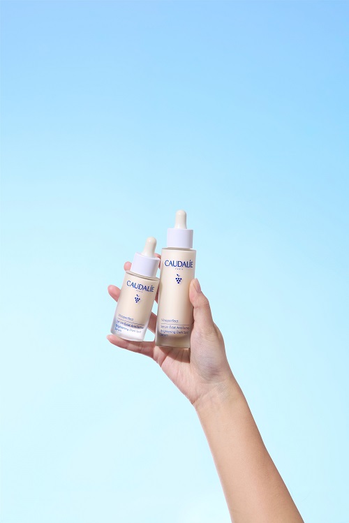 Blask prosto z winnicy: Pożegnaj przebarwienia z kultowym serum Vinoperfect - Kobieta Wie Lepiej.pl Blask prosto z winnicy: Pożegnaj przebarwienia z kultowym serum Vinoperfect