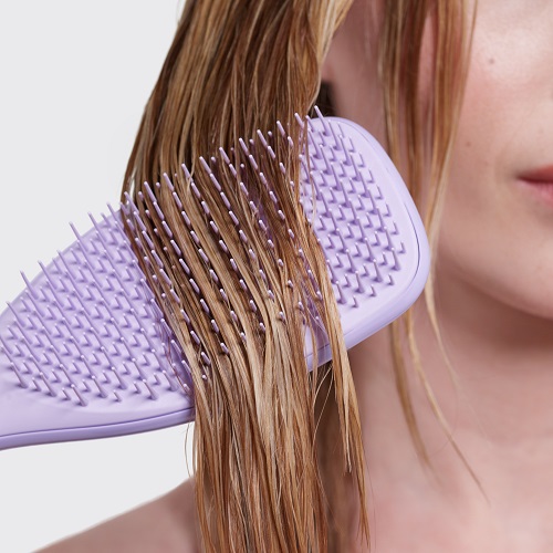 Koniec z bolesnym szarpaniem! „Test Delikatności” Tangle Teezer - Kobieta Wie Lepiej.pl Koniec z bolesnym szarpaniem! „Test Delikatności” Tangle Teezer