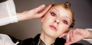 Jak wykonać oryginalny make-up przy użyciu czerwonych cieni?